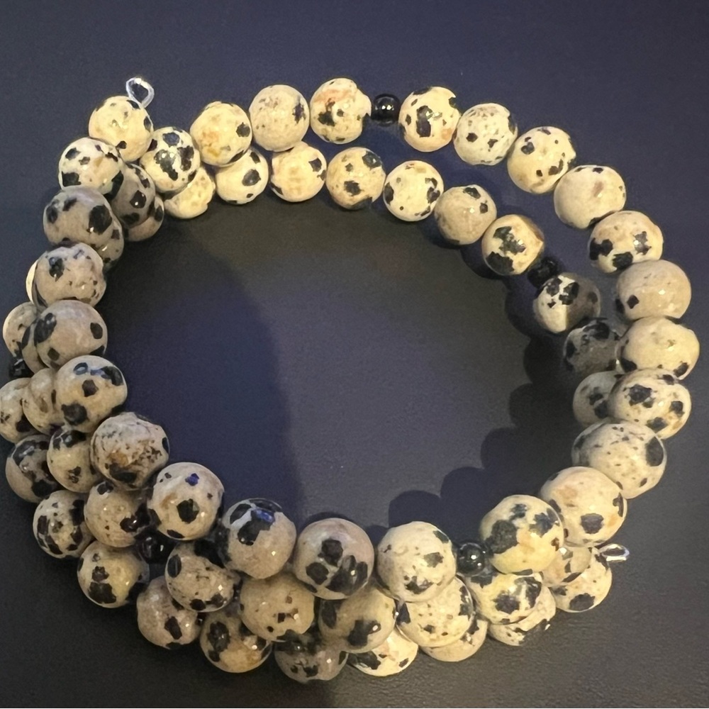 Black and white ceramic bead bracelet